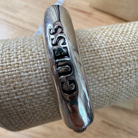 Guess Silver Mesh Bracelet With Logo Bar & Chain Clasp 7" Adjustable Length - Picture 1 of 8